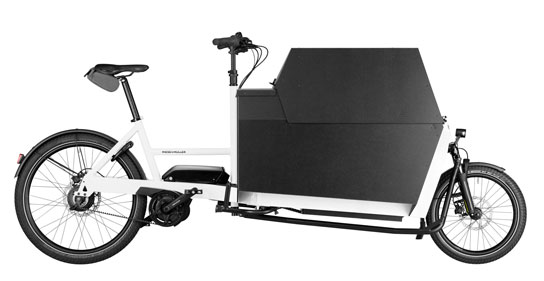 Riese und Müller Transporter 85 Business freigestellt auf weißem Hintergrund