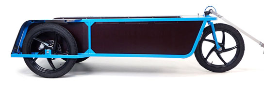 Wuppdi Fahrradanhänger freigestellt auf weißem Hintergrund